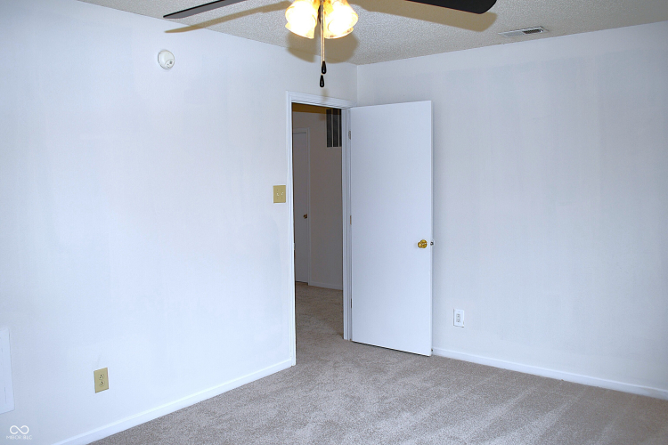 Listing Image 28