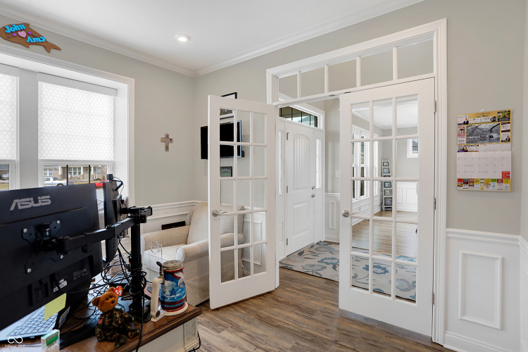 Listing Image 11