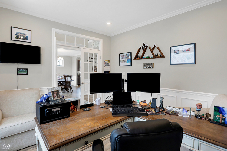 Listing Image 12
