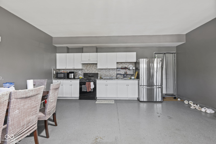 Listing Image 42