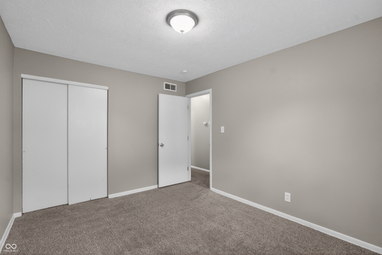Listing Image 24