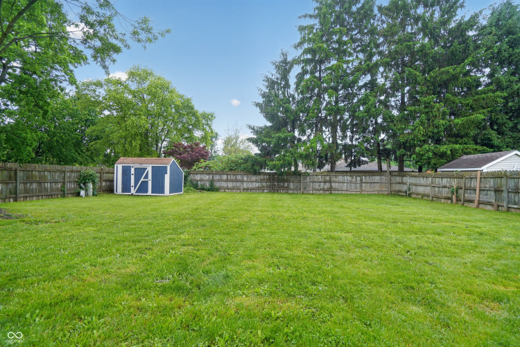 Listing Image 4