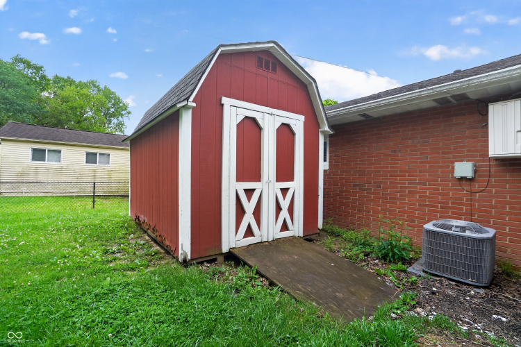 Listing Image 3