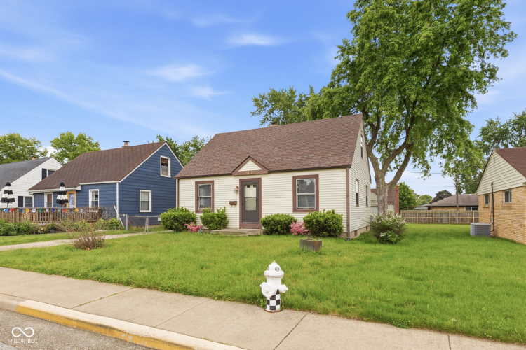 Listing Image 3
