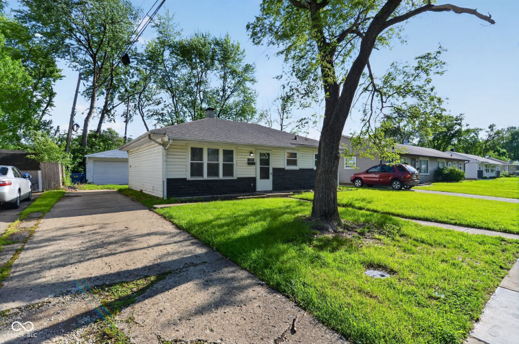 Listing Image 5
