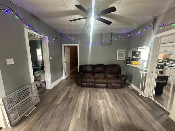Listing Image 14