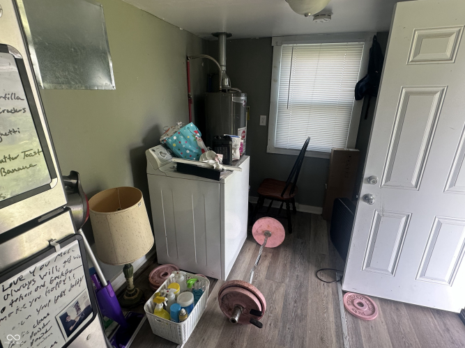 Listing Image 8