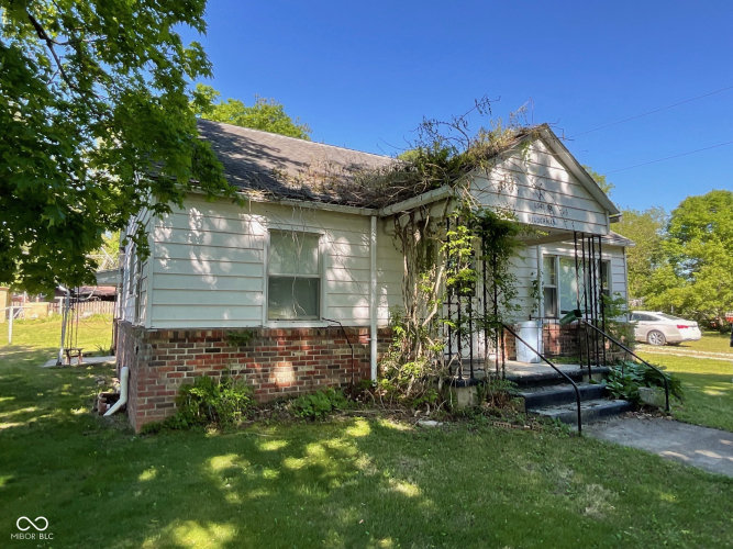 Listing Image 3