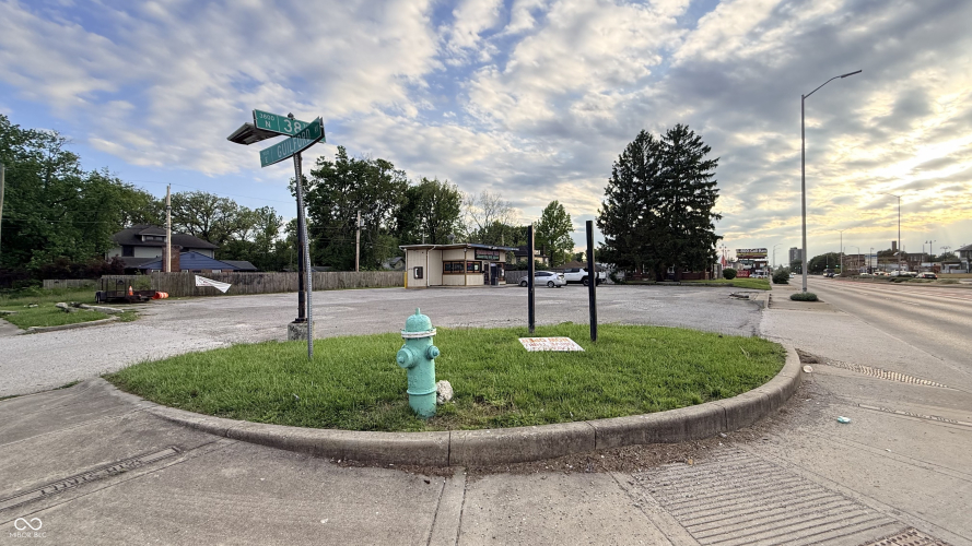 Listing Image 9