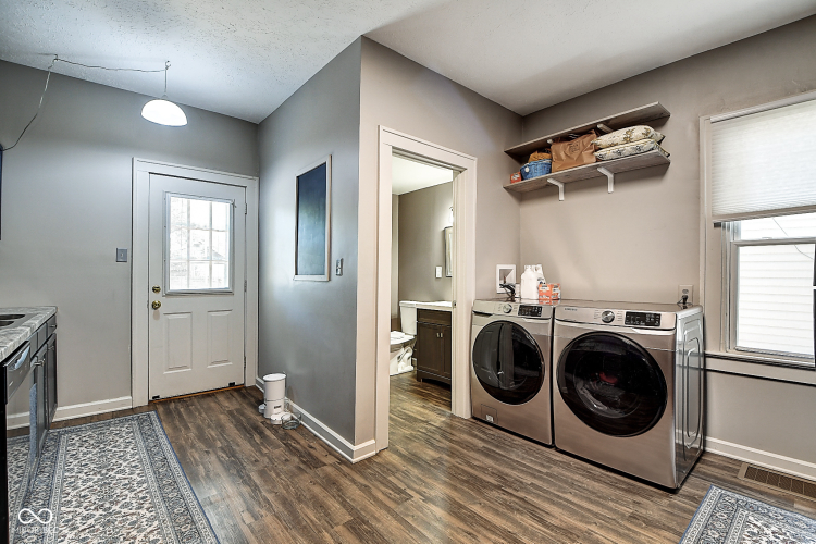 Listing Image 12