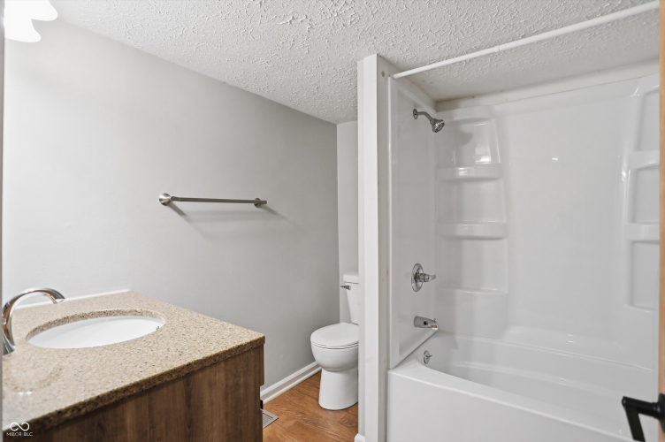 Listing Image 34