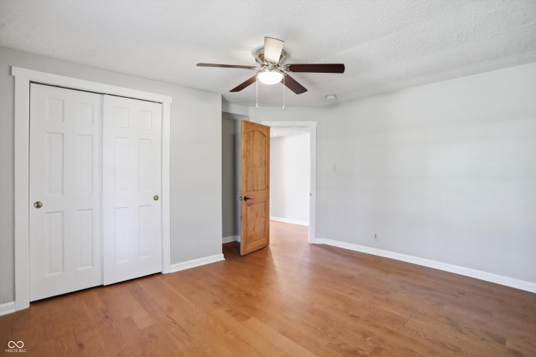 Listing Image 37