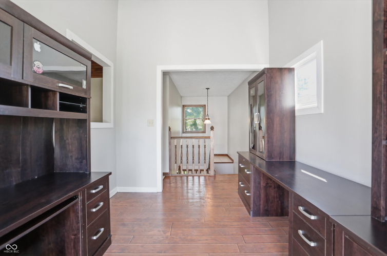 Listing Image 64