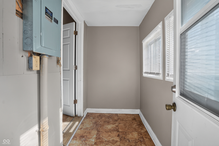 Listing Image 20