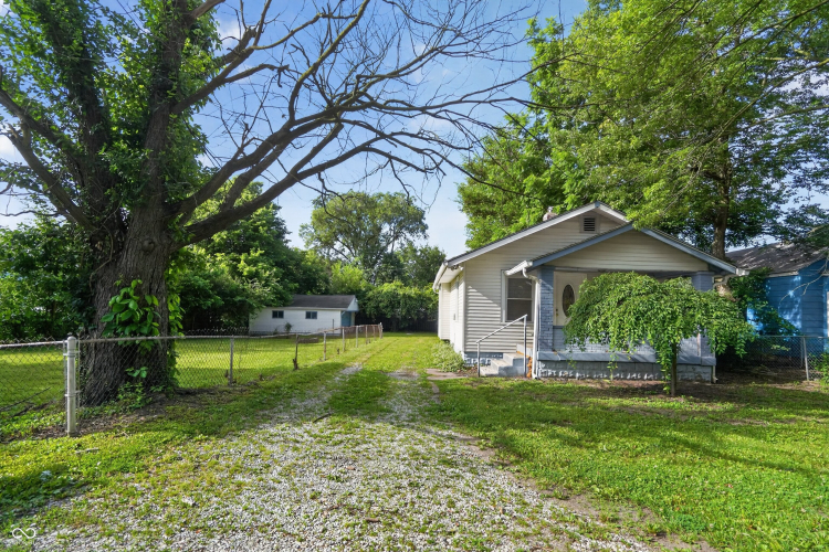 Listing Image 3