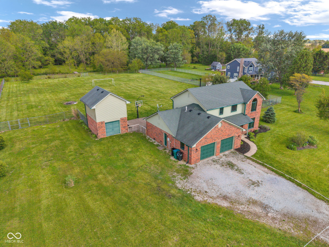 Listing Image 4