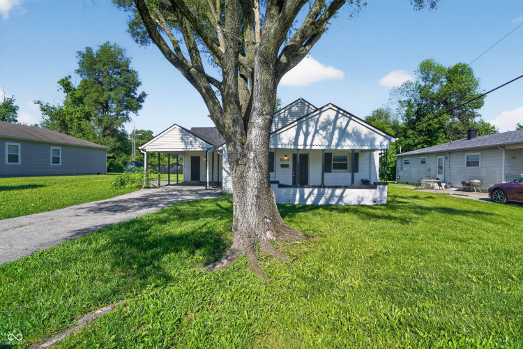 Listing Image 5