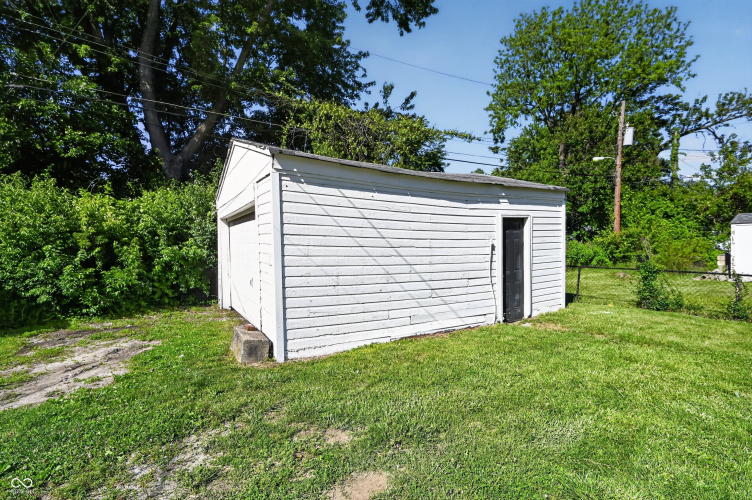 Listing Image 3