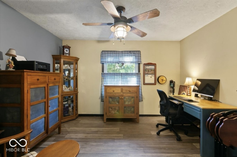 Listing Image 21