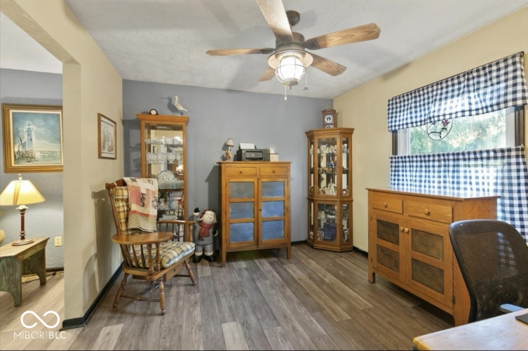 Listing Image 22