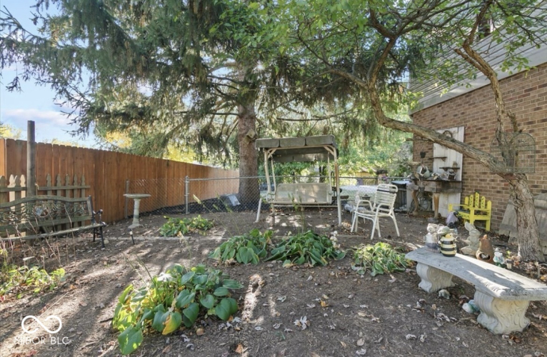 Listing Image 8