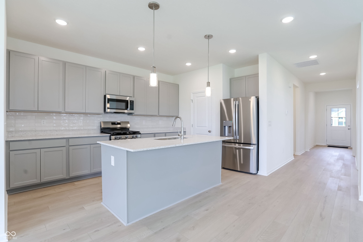 Listing Image 15
