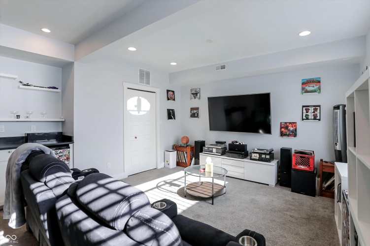 Listing Image 53