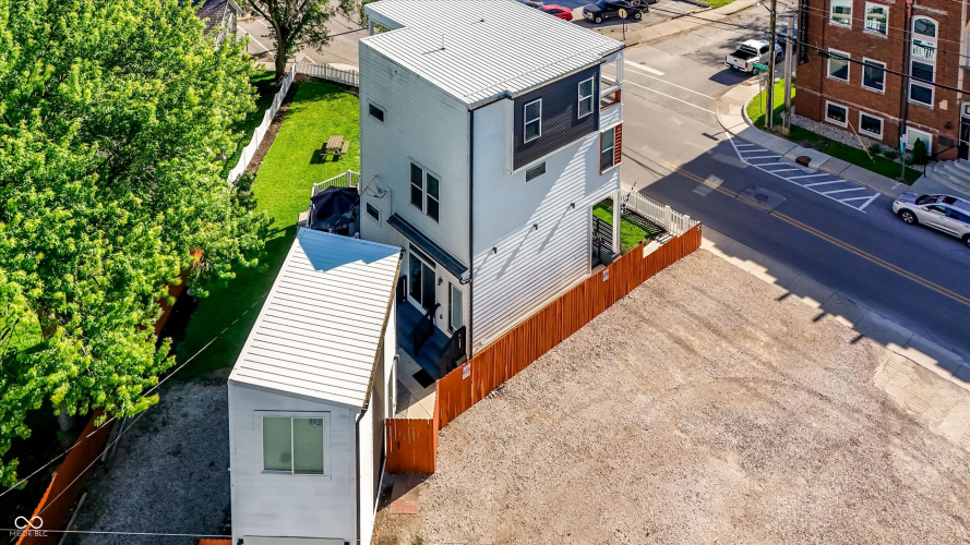 Listing Image 76