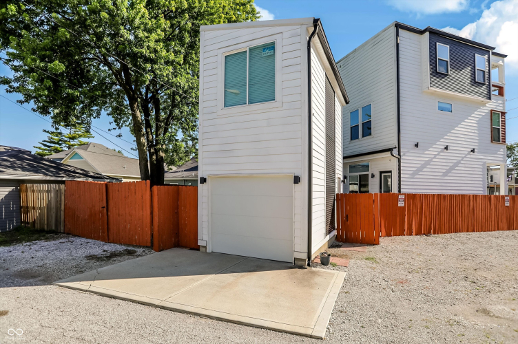 Listing Image 77