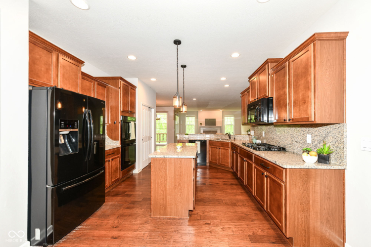Listing Image 15