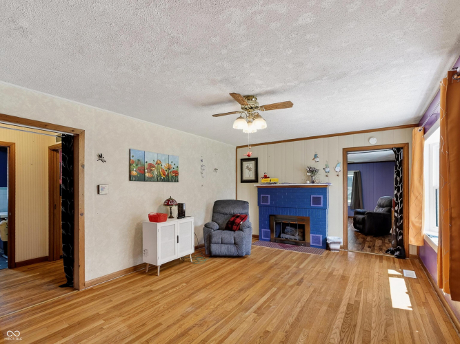 Listing Image 14