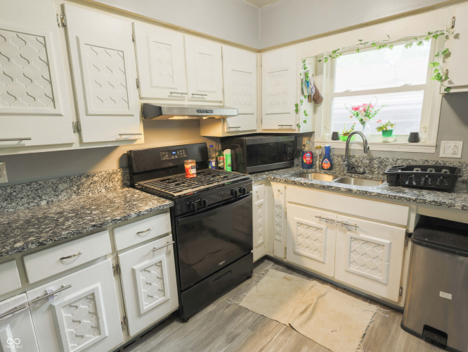 Listing Image 16