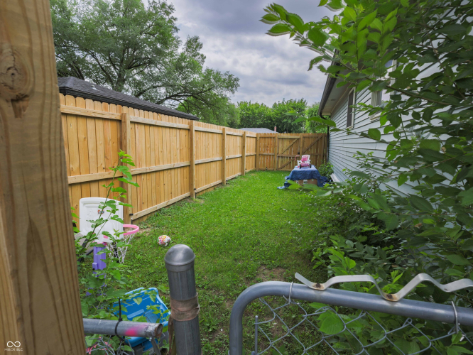 Listing Image 9