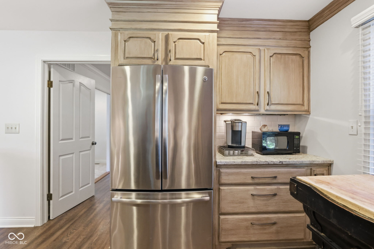 Listing Image 13