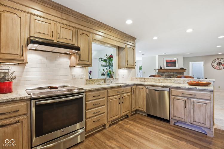 Listing Image 9