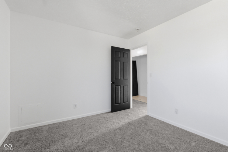 Listing Image 38