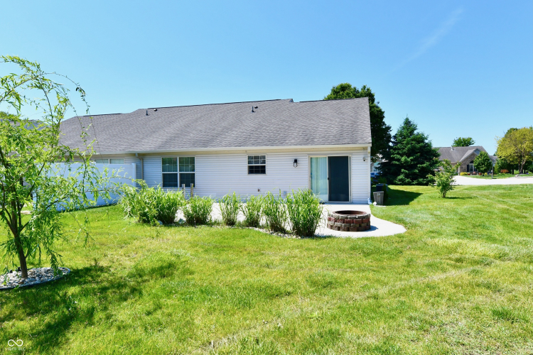 Listing Image 4