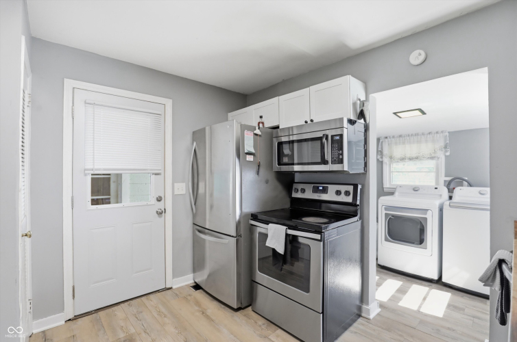 Listing Image 15