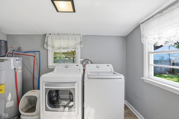 Listing Image 16