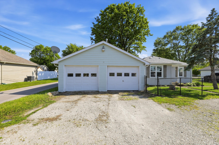 Listing Image 5