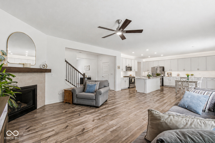Listing Image 15