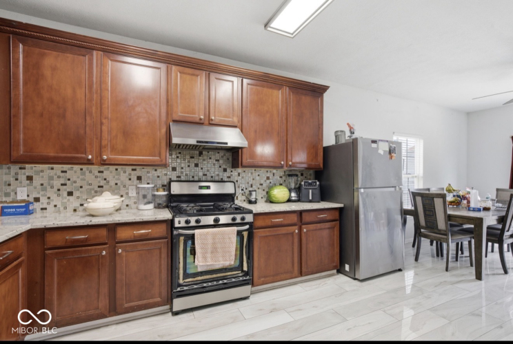 Listing Image 13