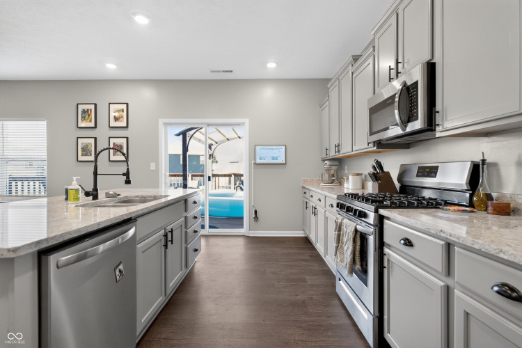 Listing Image 14