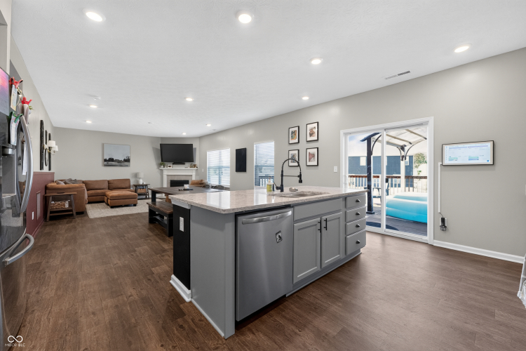 Listing Image 15