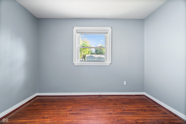 Listing Image 24