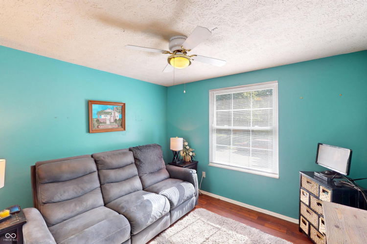 Listing Image 17