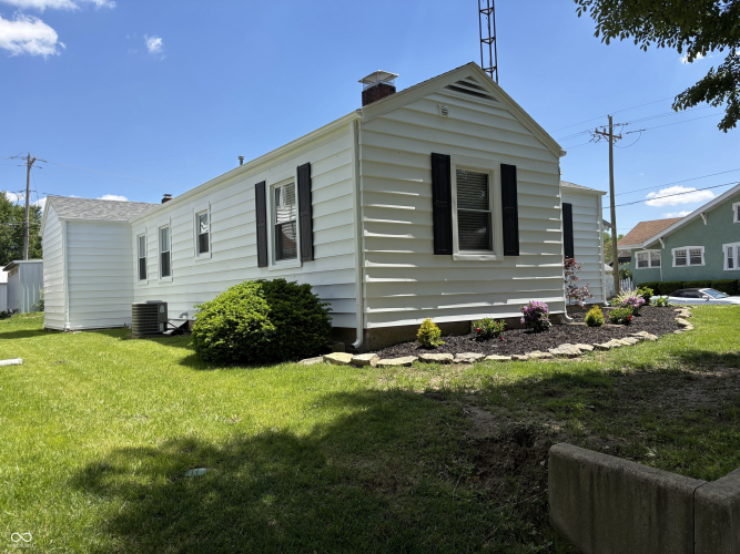 Listing Image 8