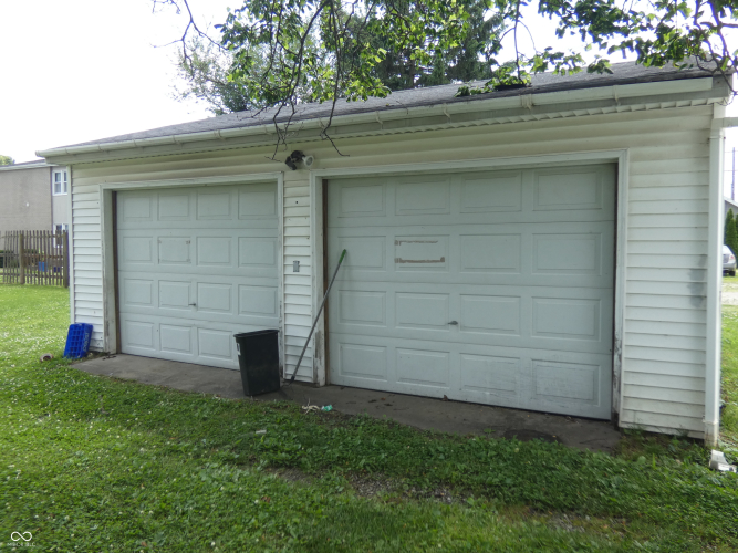 Listing Image 5