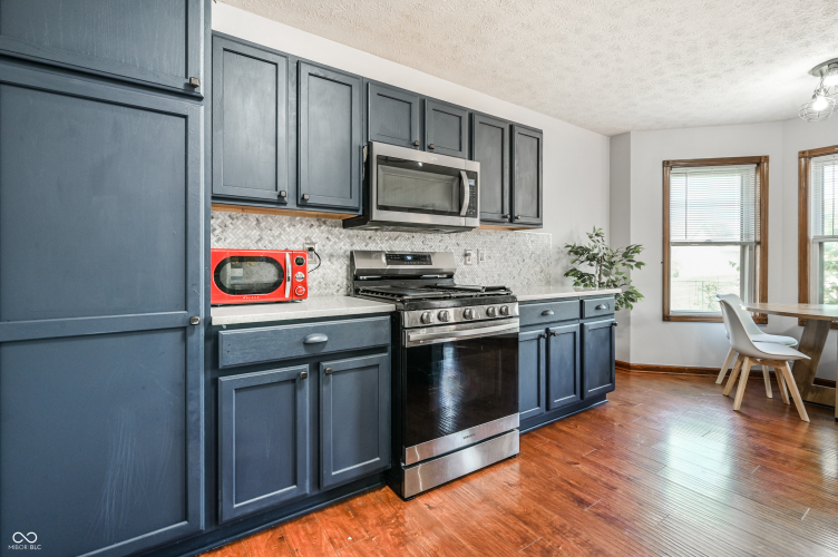 Listing Image 13