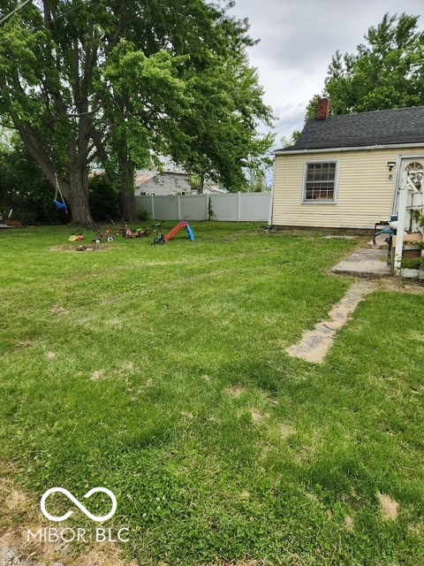Listing Image 4